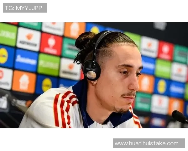 齐米卡斯精准直塞助攻弗格森突破防线可惜禁区内被拦截